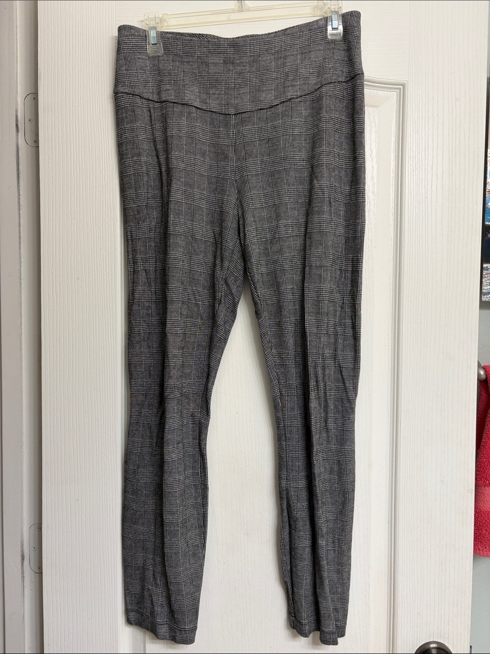 CAbi Gray Glen Plaid Skinny Pull-On Pants